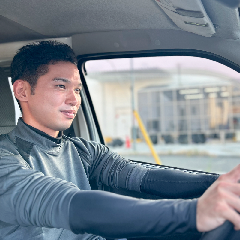 2件目のお宅へ移動する給湯器施工職人